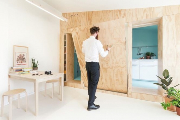 Nhà nhỏ bỗng rộng thênh thang nhờ nội thất thông minh làm từ gỗ nhựa